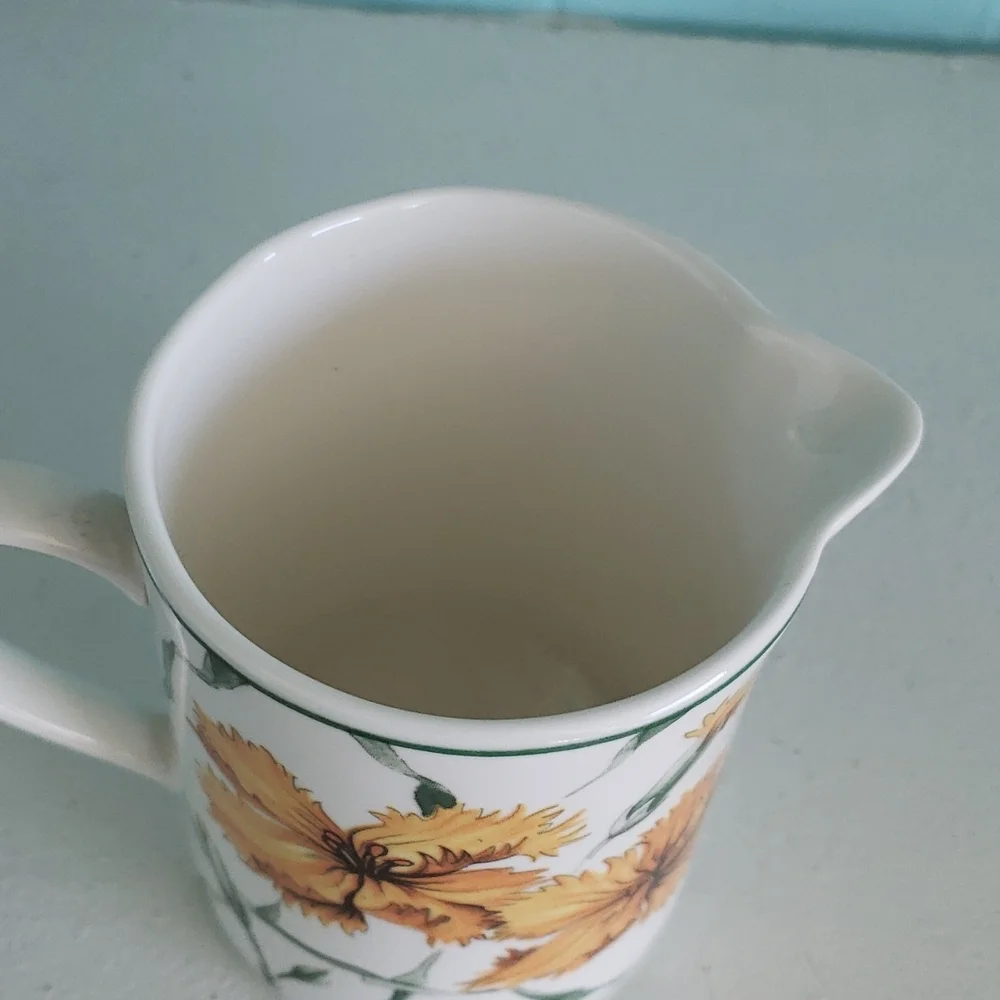 RetroneU Rhapsody Creamer - Picture 4 of 6
